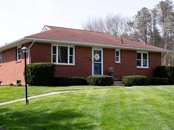 8345 Schubert Ave N, Alliance, OH 44601