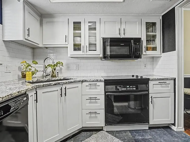 11401 Springhollow Rd #106 — Photo 3