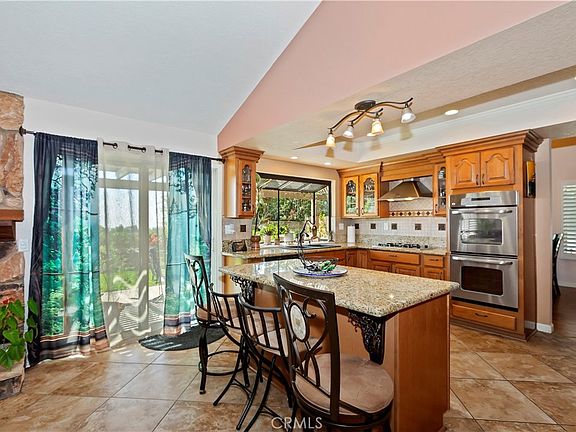2nd image of 1082 W 23rd St