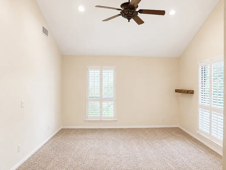 5912 Meadow Wood Ln — Photo 28