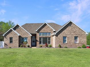 2803 E Oakbrook Ct, Quincy, IL 62305
