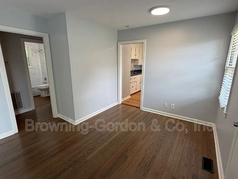 538 Fairlane Dr — Photo 6