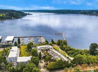 6121 NE 175th St APT C102, Kenmore, WA