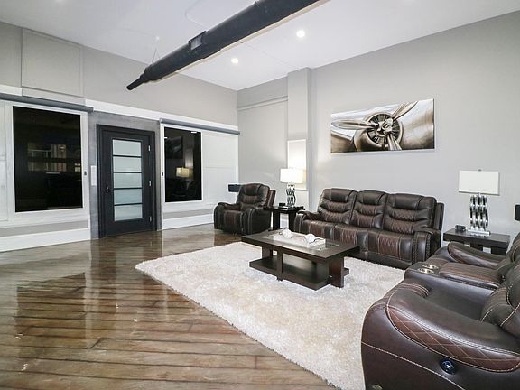 3rd image of 215-100 Broadway St