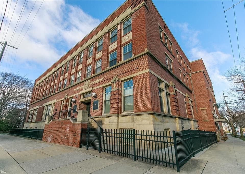 1st image of 3200 Franklin Blvd #1