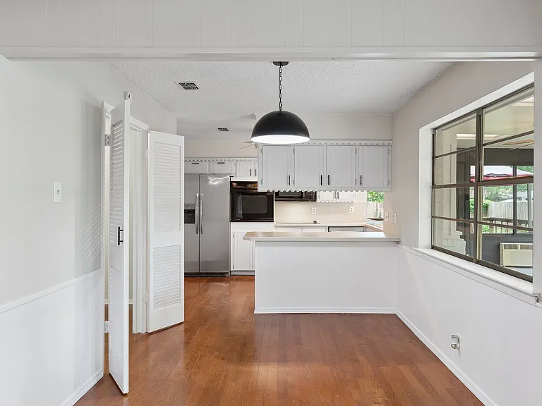 105 Wisteria Ct — Photo 10