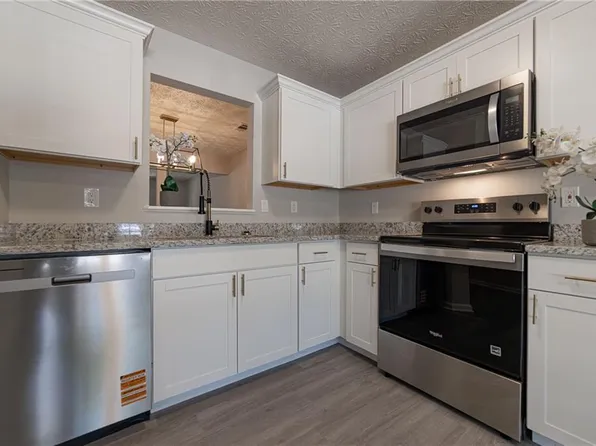3017 Waldrop Cir, Decatur, GA 30034