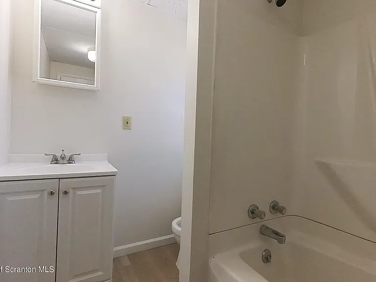 86 Lee Park Ave #2 — Photo 6