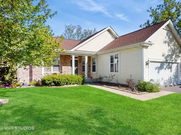 376 Willow Rd, Lakemoor, IL 60051