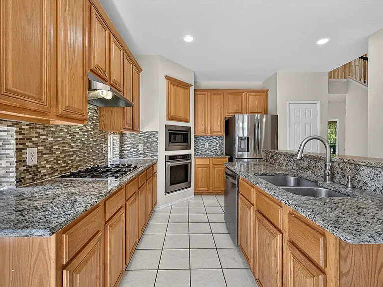 2328 Hunters Run Dr — Photo 19