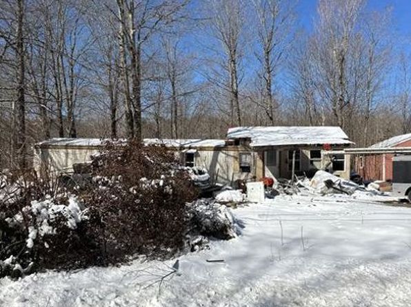 690 Todds Corner Rd, Saint Albans, ME 04971