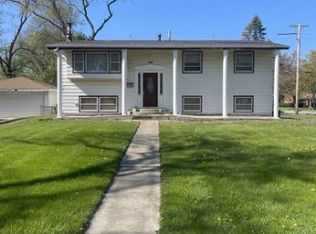 2800 Lexington Dr, Hazel Crest, IL 60429