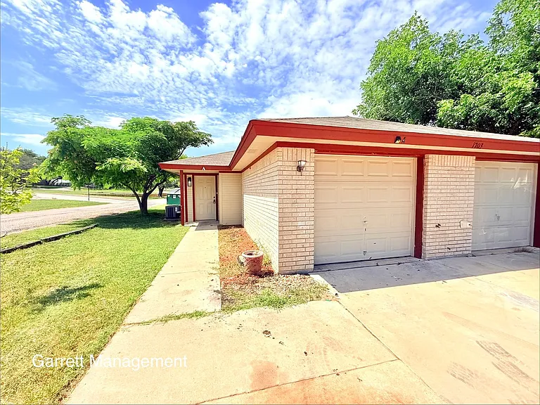 1703 Taylor St — Photo 9