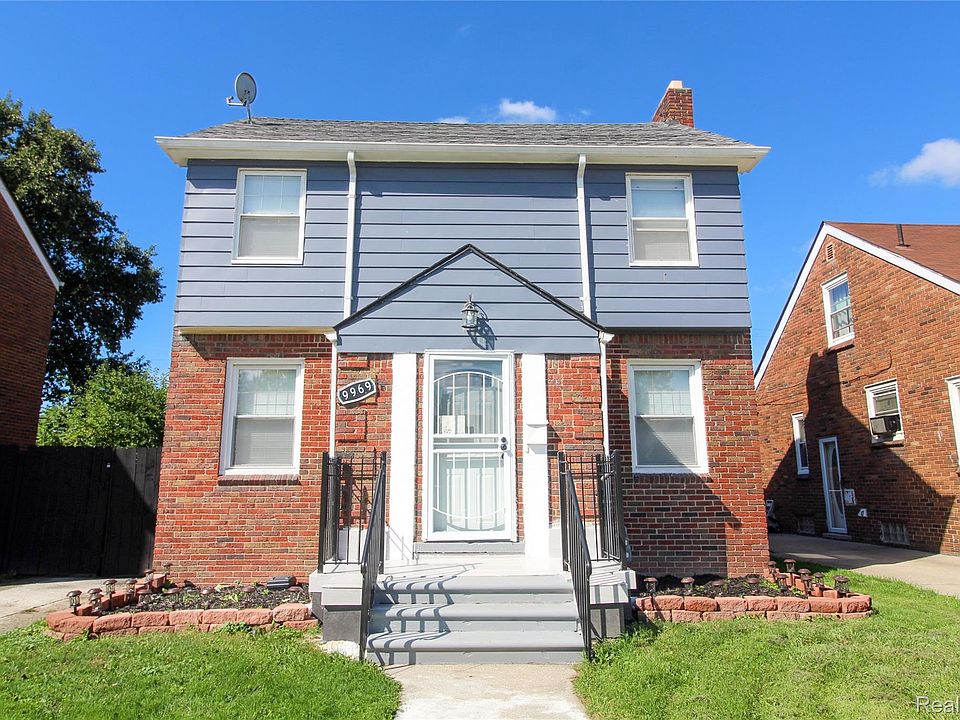 1st image of 9969 Robson St