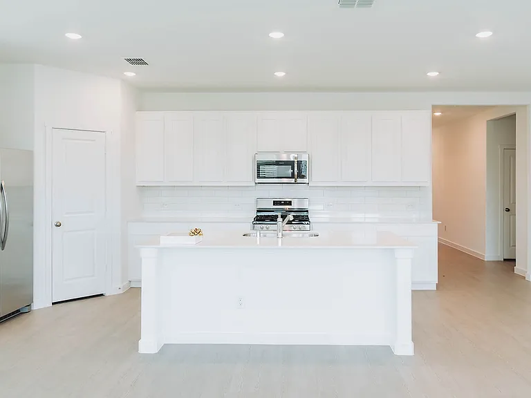2105 Martins Pond Rd — Photo 10