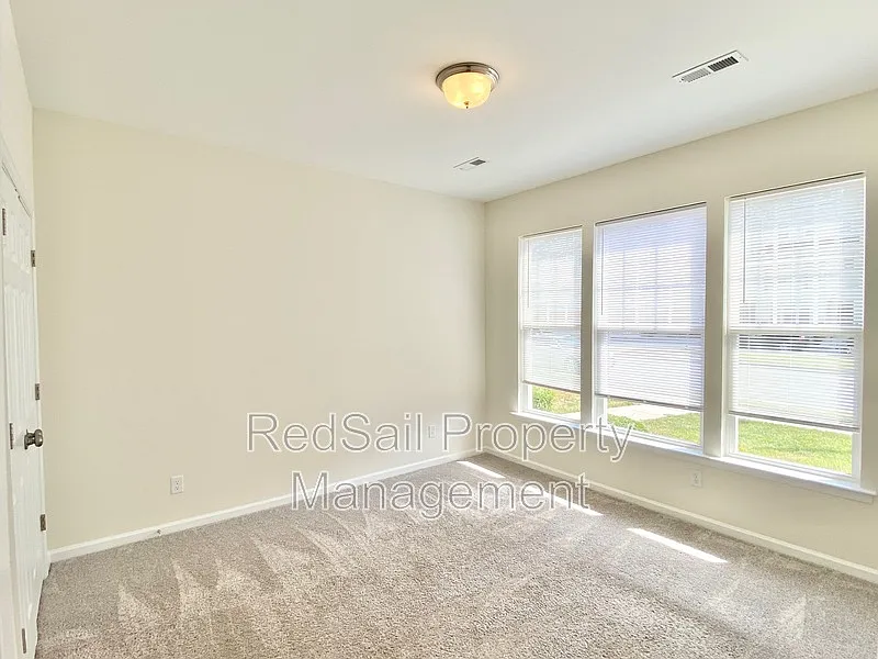 3 bed, 3.5 bath, 1750 sqft, $2,395 — Photo 3