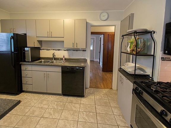 5th image of 17416 Dartmouth Ave