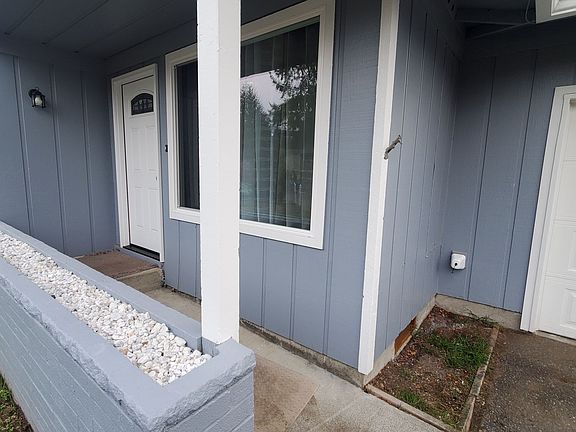 4th image of 15417 25th Ave E