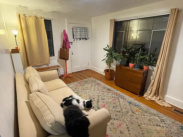 1504 Juniper St — Photo 5