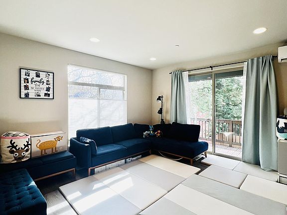 4th image of 6849 NE 170th St Unit 103