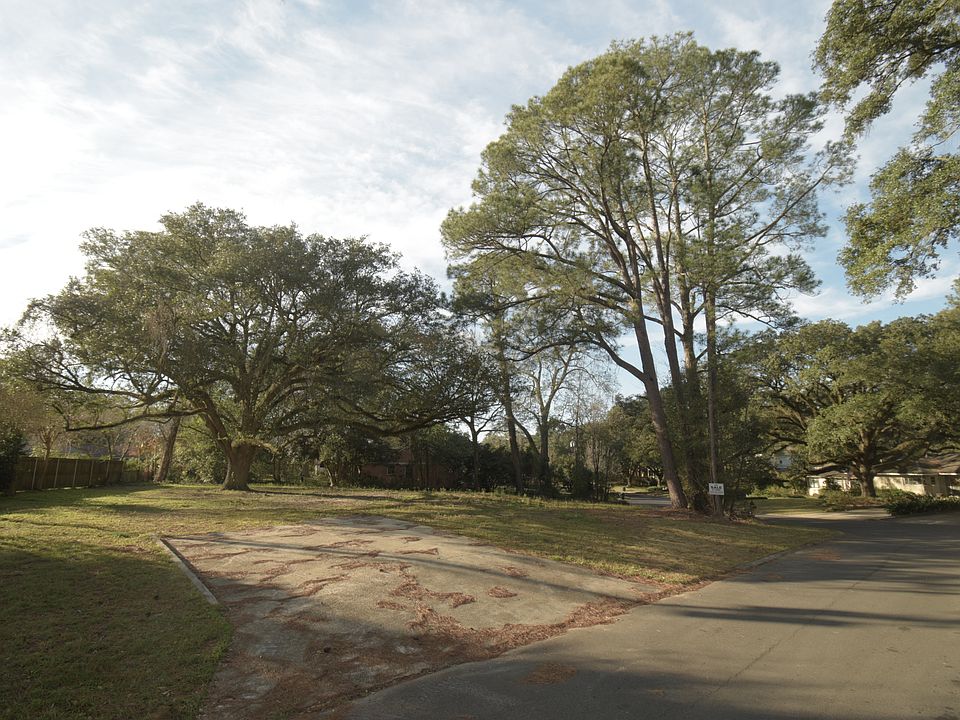 2nd image of 2364 Hillsdale Dr