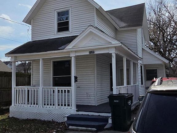 2nd image of 1122 Prospect St