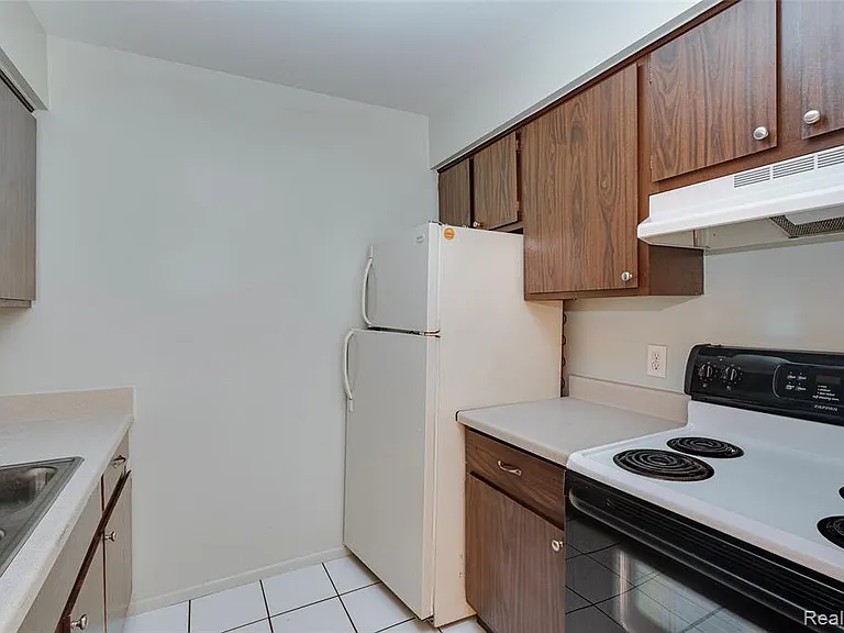 35281 Lewis St — Photo 17