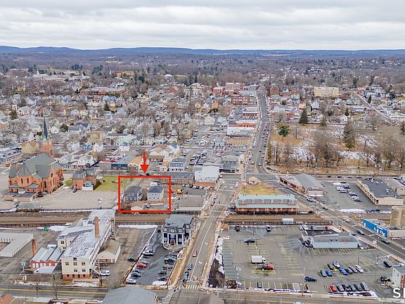 3rd image of 23 Hall Ave