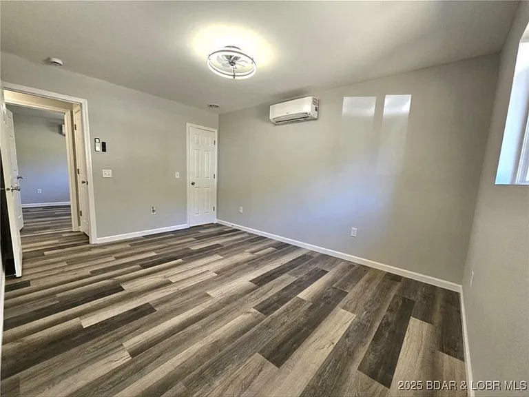 4861 University Ln — Photo 10