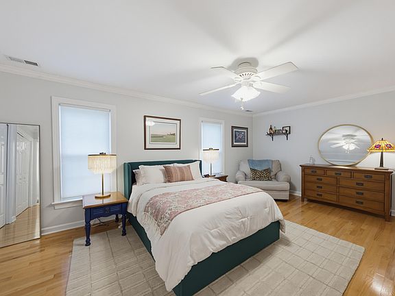 5th image of 1302 Hampshire Ct