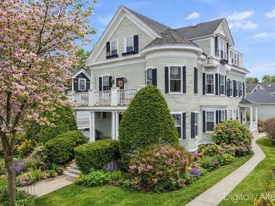 2 Naples Rd #1, Salem, MA, 01970