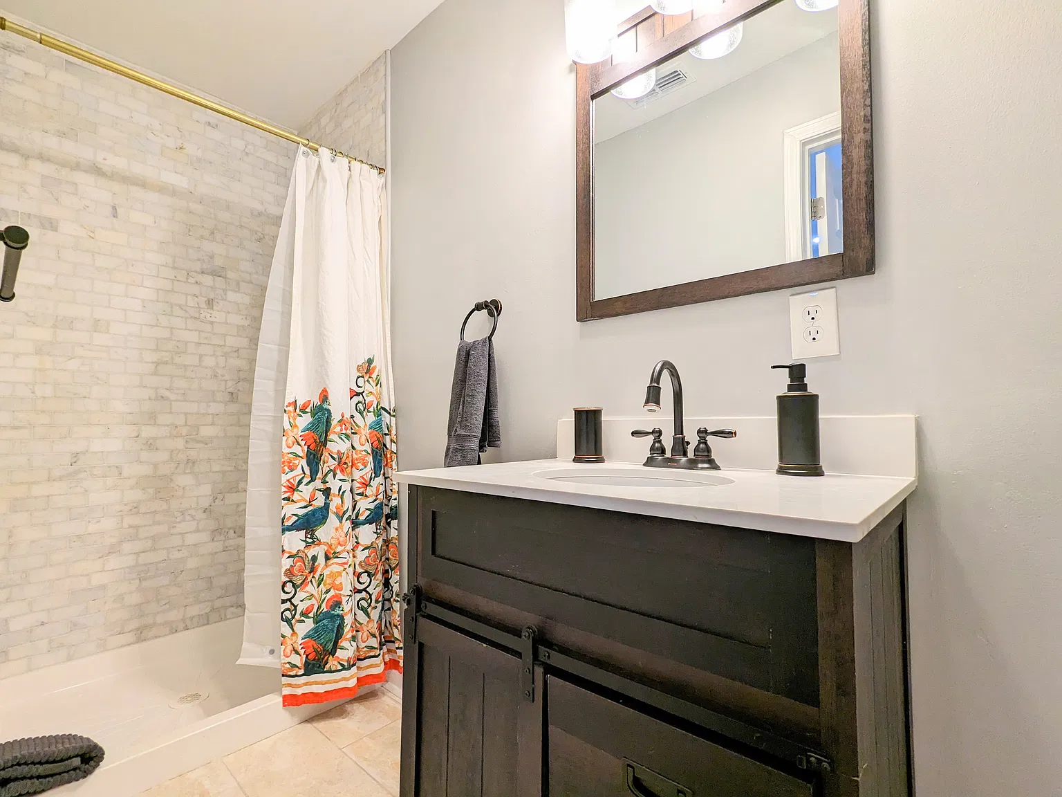 3 bed, 1649 sqft, $3,200 — Photo 3