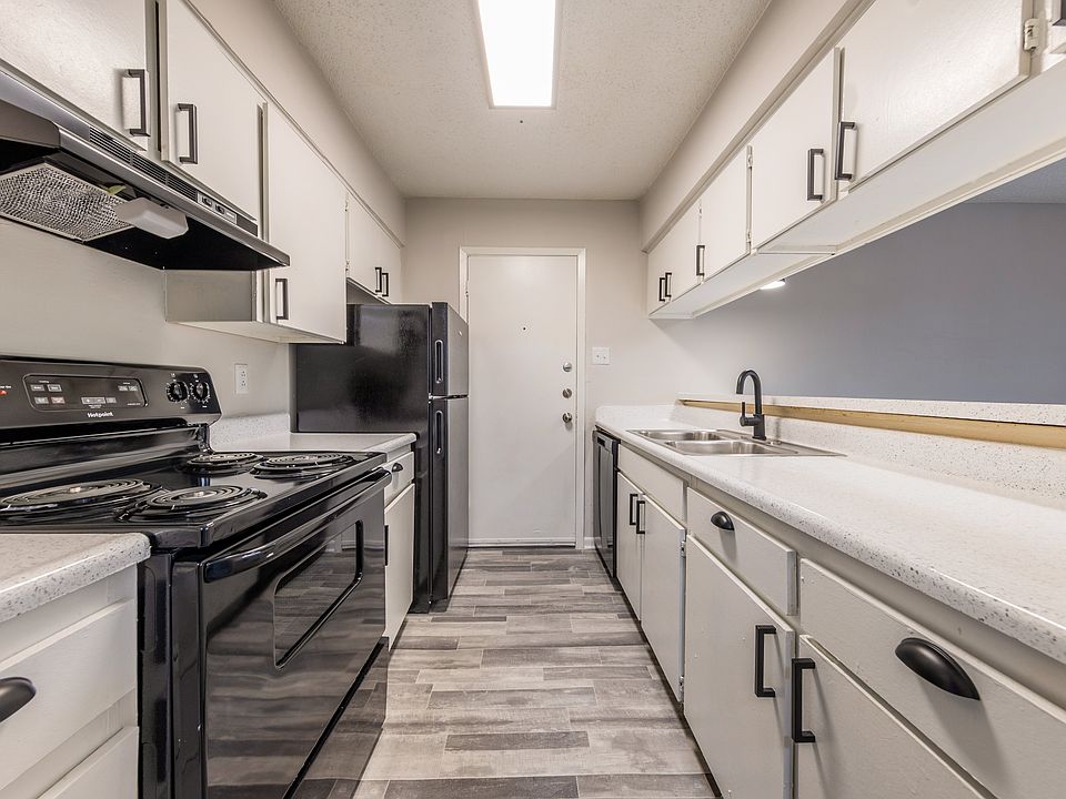 1st image of 1611 Grandon Dr #11H
