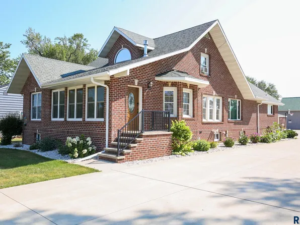 1111 4th Ave SW, Pipestone, MN 56164