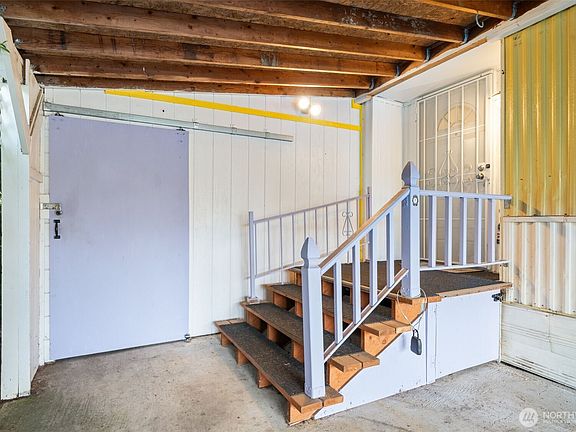 3rd image of 400 Gupster Road #1