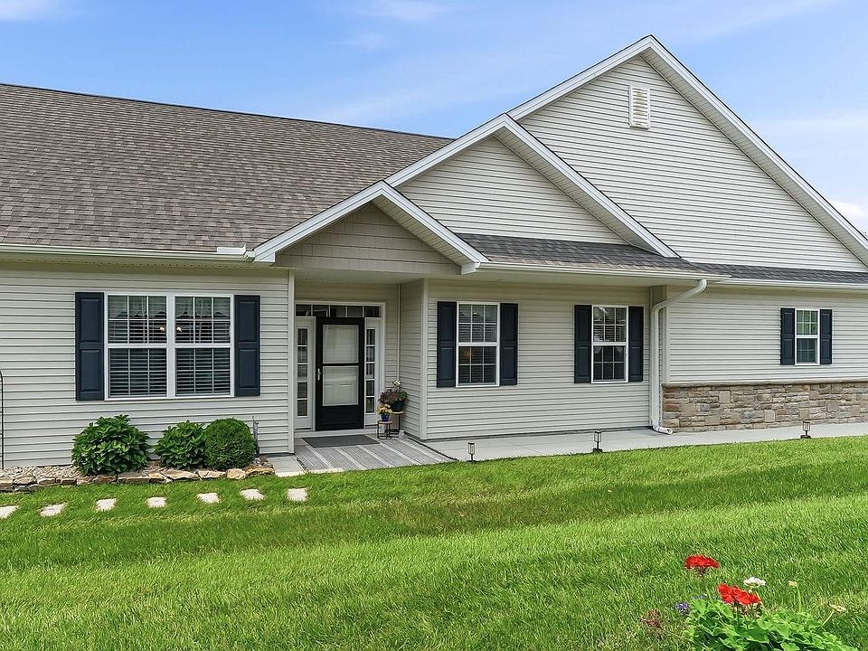 1st image of 143 Rose View Dr