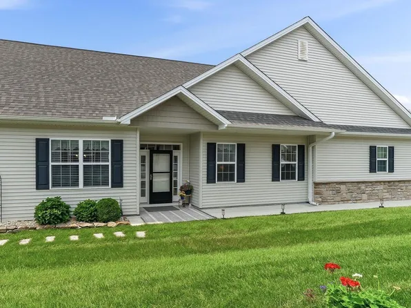 143 Rose View Dr, West Grove, PA 19390