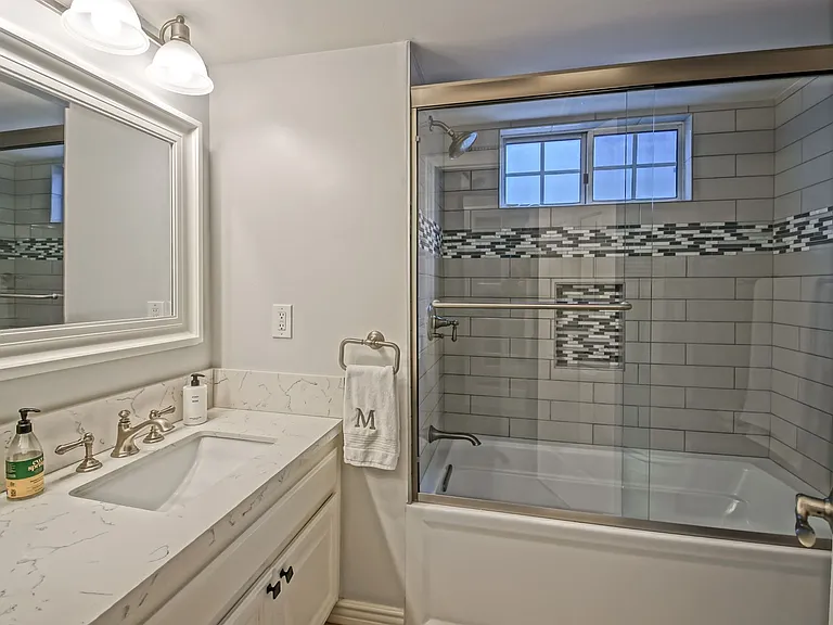 1543 Stanford Ave — Photo 33