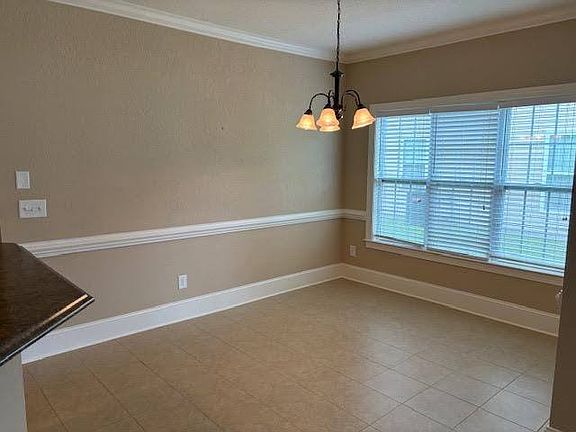 5th image of 3328B Ellsworth Dr