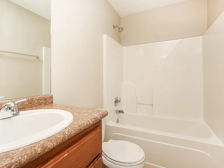612 Rock Glen Trce — Photo 16