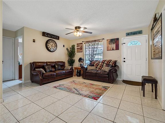 4th image of 545 Sandy Pines Dr