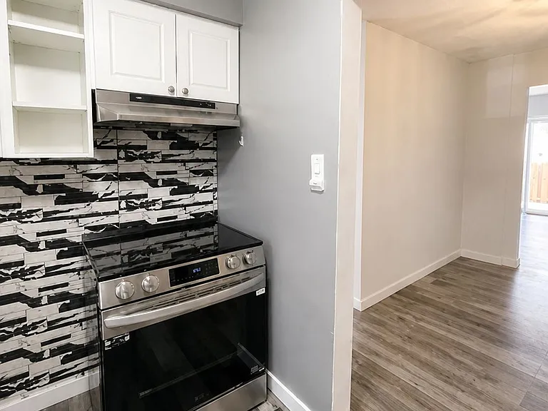 470 2nd St #8 — Photo 5