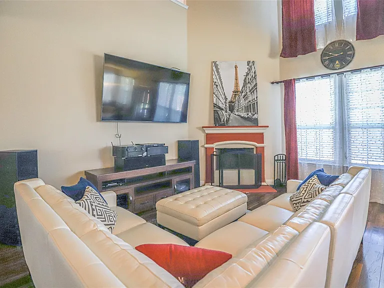 2182 Liriope Ln — Photo 13