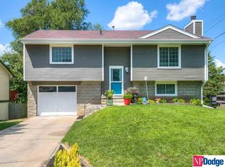 6204 S 50th St, Omaha, NE 68117