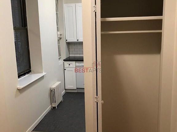 2nd image of 953 Amsterdam Ave APT 4B