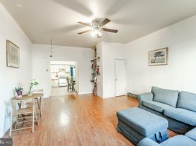 935 E Passyunk Ave