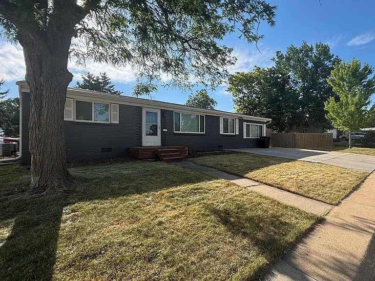 5301 Jellison St — Photo 1