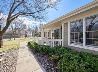 809 Ivy Ln, Eagan, MN 55123