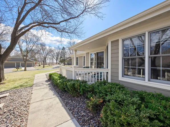 809 Ivy Ln, Eagan, MN 55123