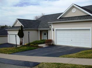 8 Antonia Ct, Troy, NY 12180